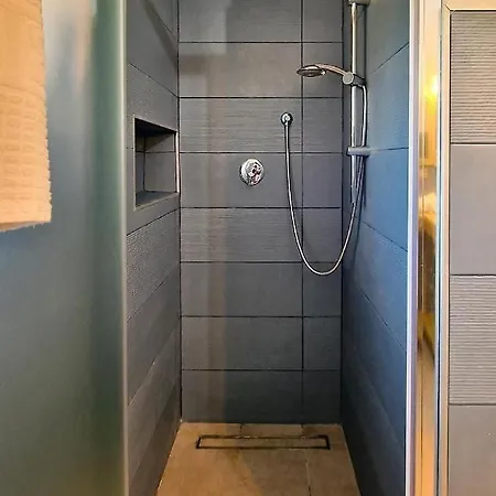 Pgs Immobiliare - Villino Marinella Indipendente Con Terrazza E Posto Auto Privato *