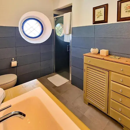 Apartment Pgs Immobiliare - Villino Marinella Indipendente Con Terrazza E Posto Auto Privato La Maddalena (Sassari)