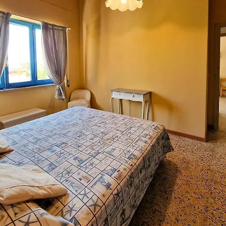 Apartment Pgs Immobiliare - Villino Marinella Indipendente Con Terrazza E Posto Auto Privato La Maddalena (Sassari)