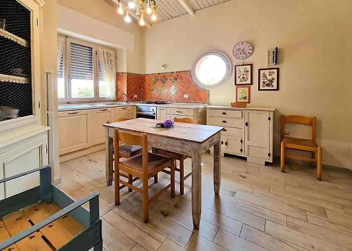Laureliving Holiday Home Villino Marinella * 马达莱纳